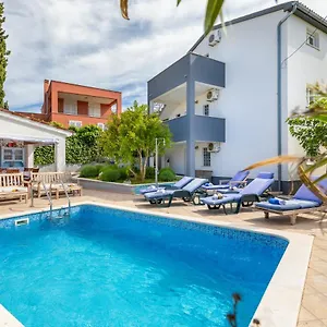 Nature & Sea With Pool Ferienhaus