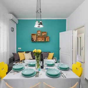 Lovely House With Garden Near Centre Ferienhaus