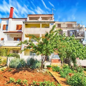 Apartman Tereza 1352, Póla