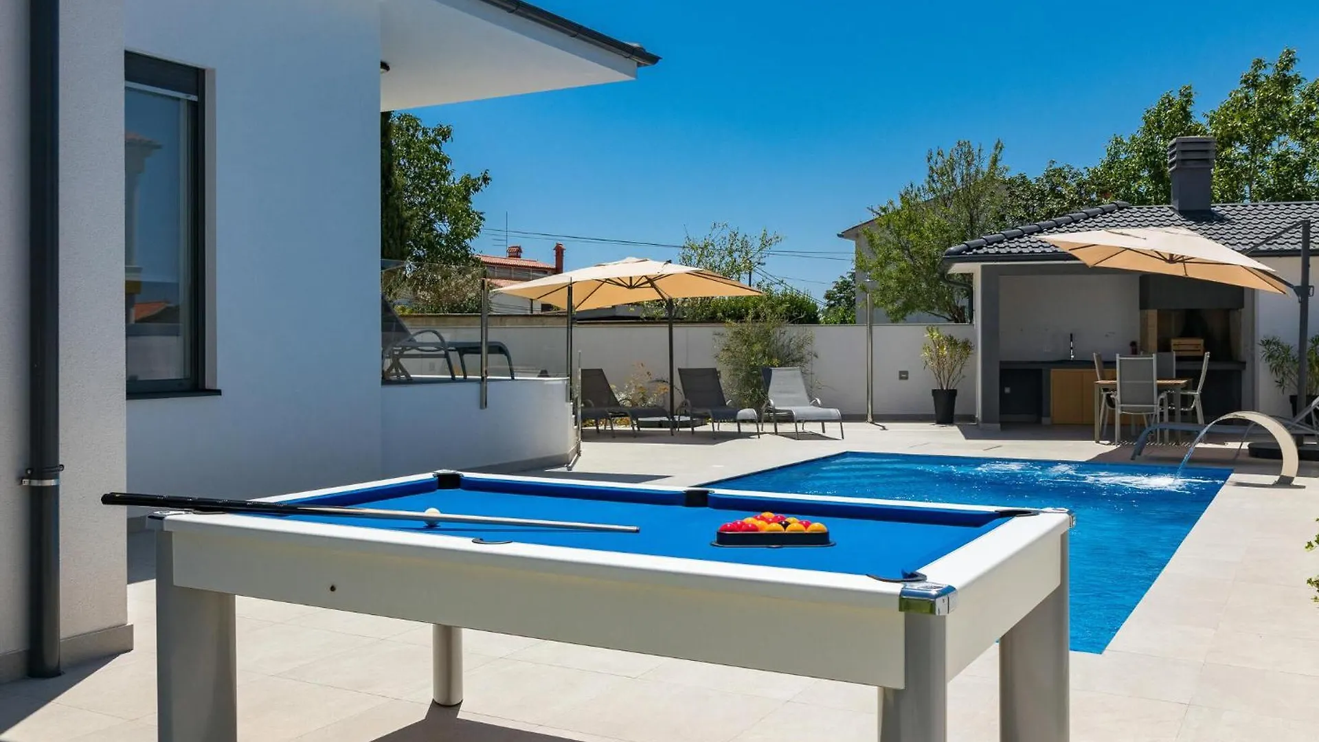 Villa Casa L Pula 0*,  Croatia